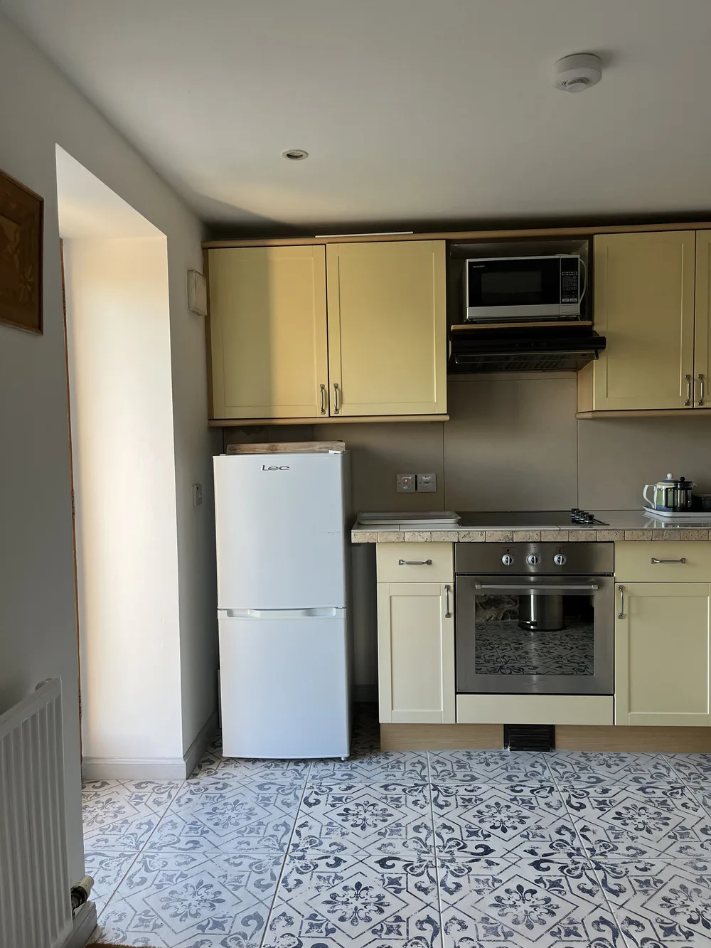 BFB0DD6F-CE59-438F-B189-B932FE4AACCC