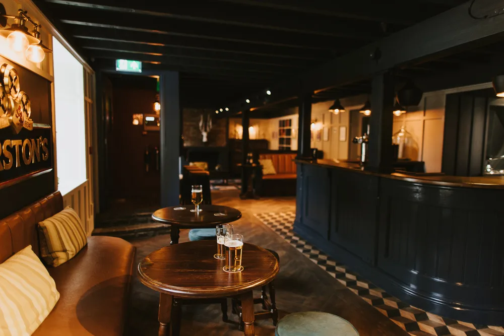 10 WhiteHart-April-0282