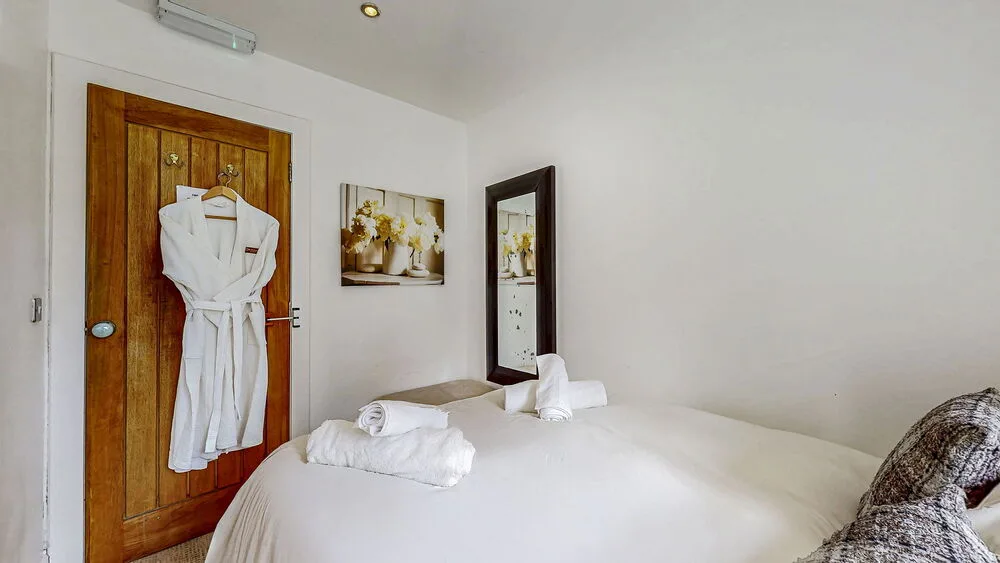 25-web-or-mls-The Old Barn_117