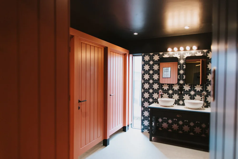 35 TheWhiteHart-0091