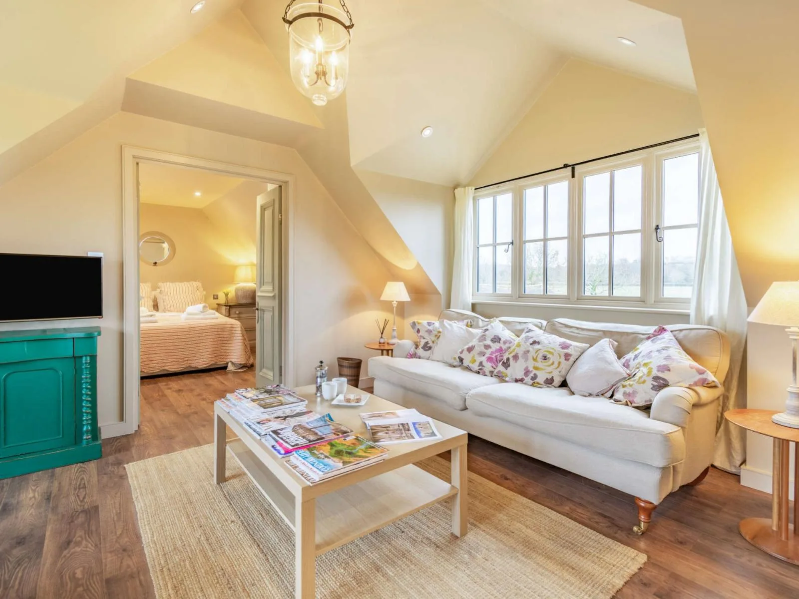 Lakehouse Apartment 2