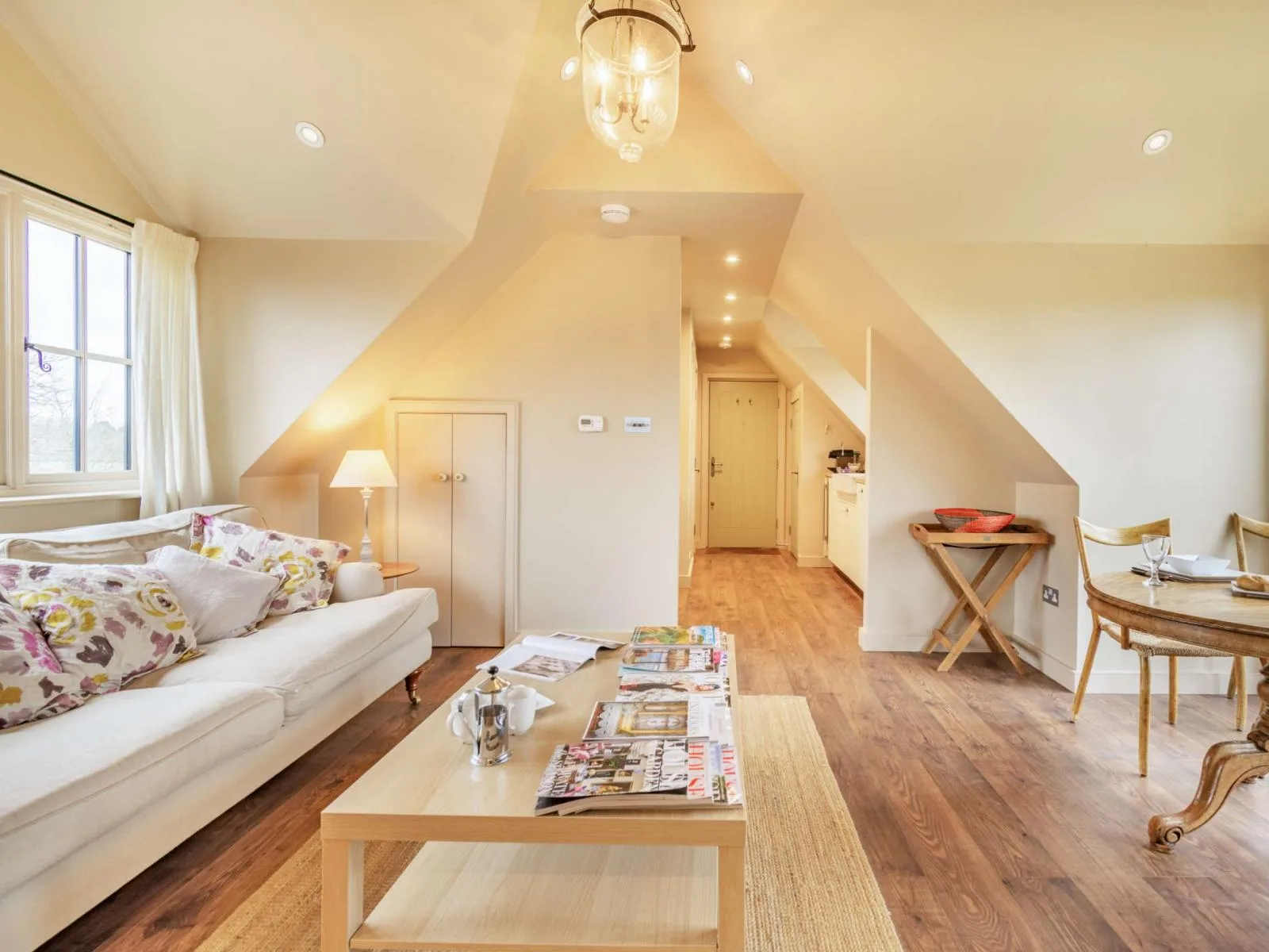 Lakehouse Apartment 4