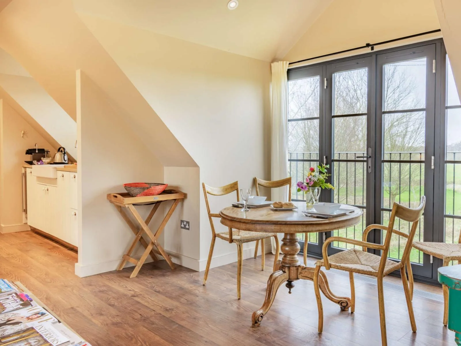 Lakehouse Apartment 6