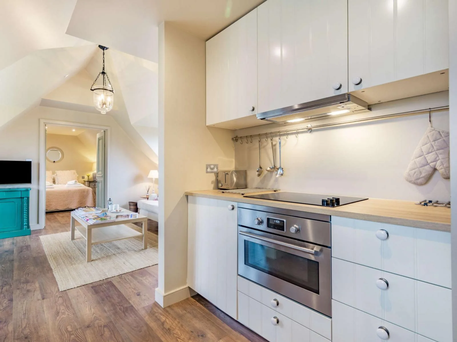 Lakehouse Apartment 8