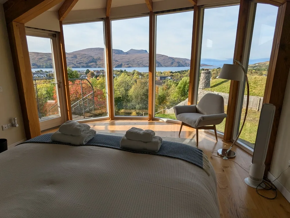 Treetop House Master bedroom