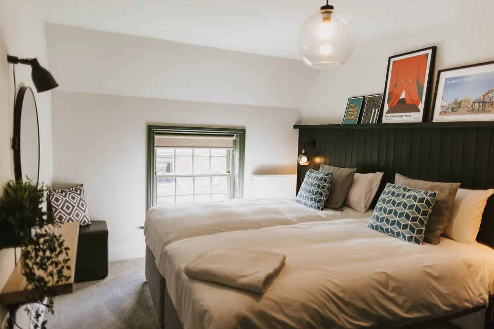 WhiteHart-April-0087