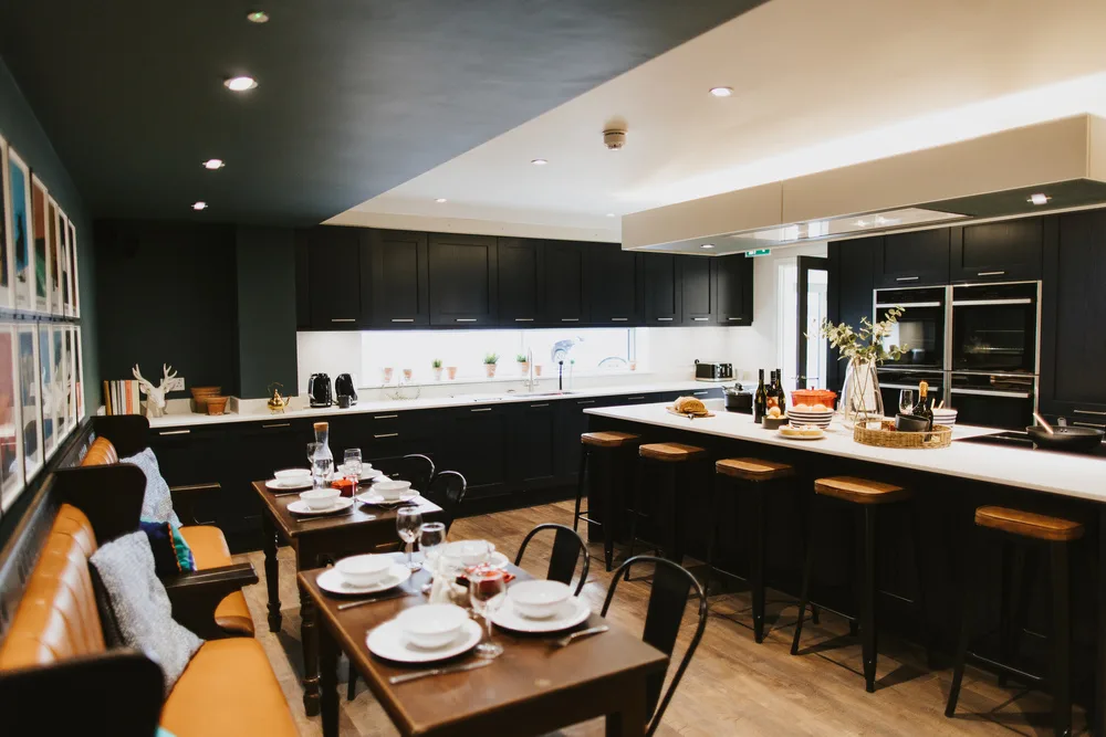 WhiteHart-April-0299