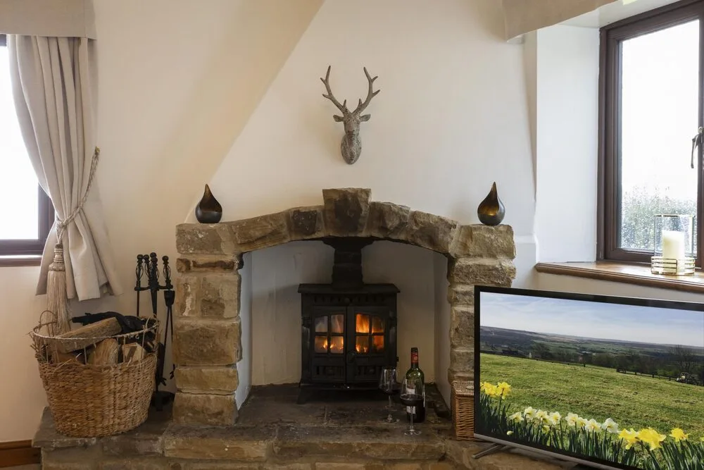 Higher-Scholes-Cottage-Lounge-8-Scene-scaled