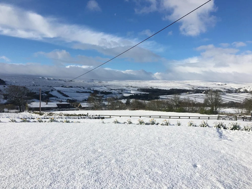 Higher-Scholess-Cottage-Snow-IMG_4006