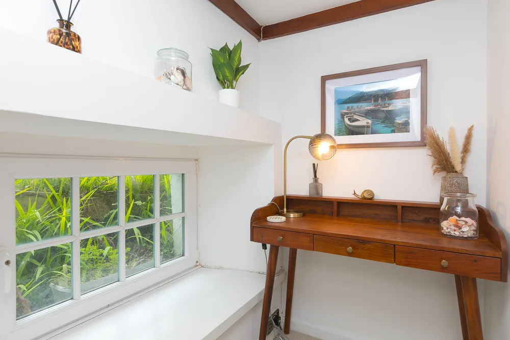 1 The Old Corn Store 12