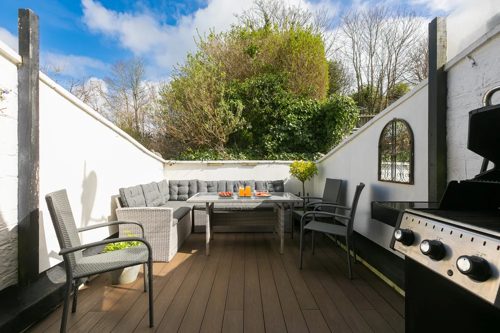 1 The Old Corn Store 16