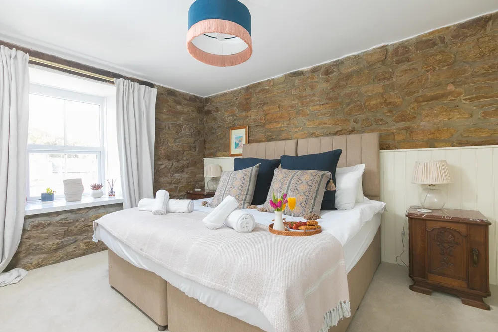 1 The Old Corn Store 18