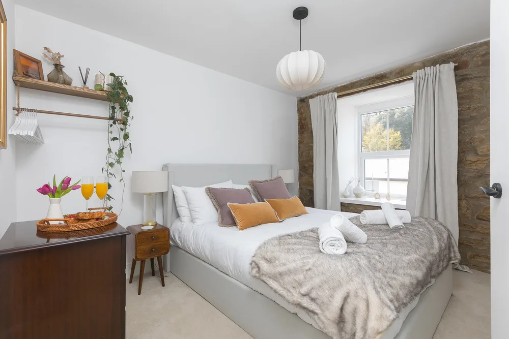 1 The Old Corn Store 24