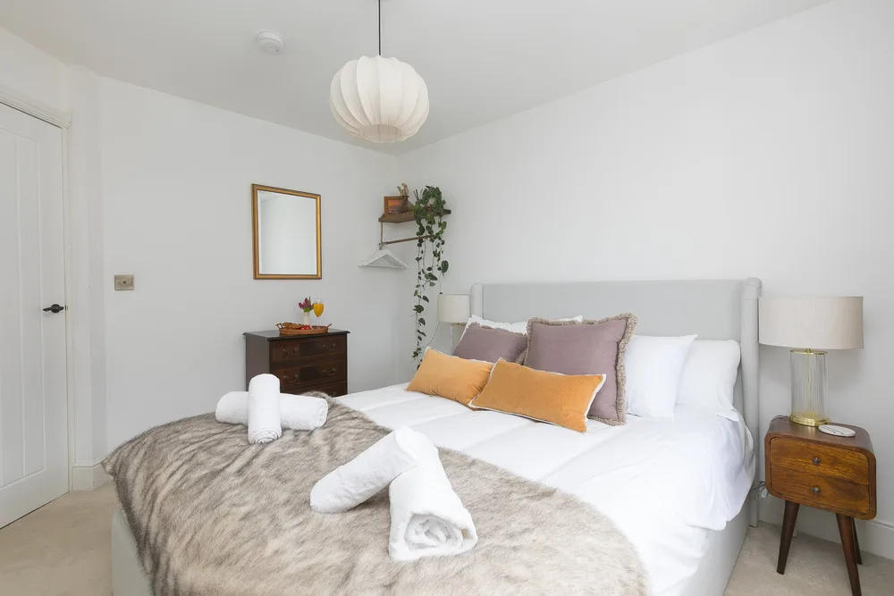 1 The Old Corn Store 25