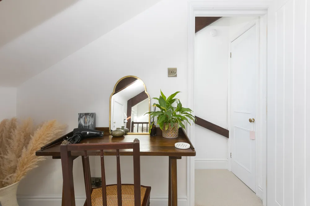 1 The Old Corn Store 31