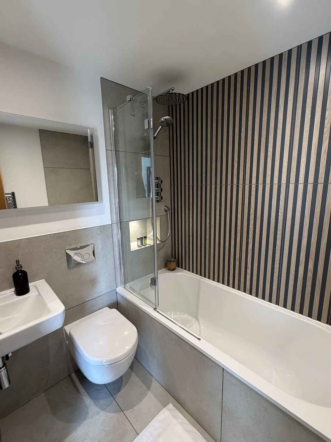 Family bathroom copy