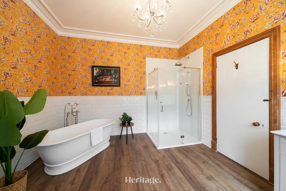 6 Master Ensuite- Inchgeal Lodge Ballater - Heritage (3)