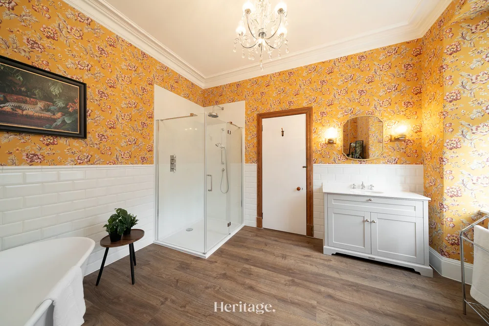 6 Master Ensuite- Inchgeal Lodge Ballater - Heritage (5)
