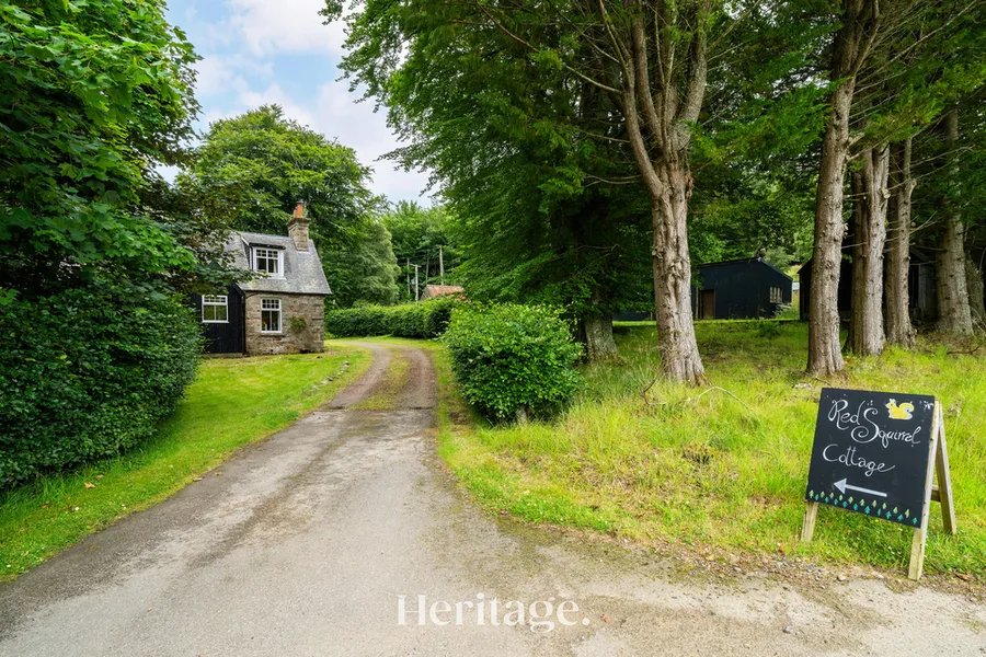 Red Squirrel Cottage - Heritage Holidays Self Catering Holiday Home-02