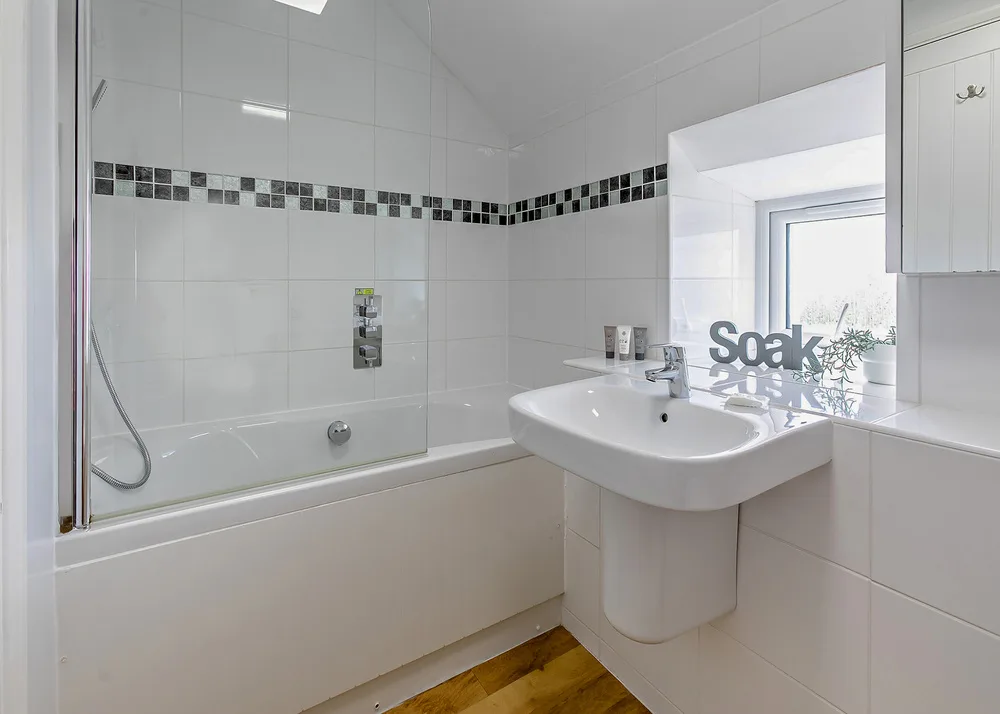 tamarview-cottage-TamarCottage-12-bathroom-12420