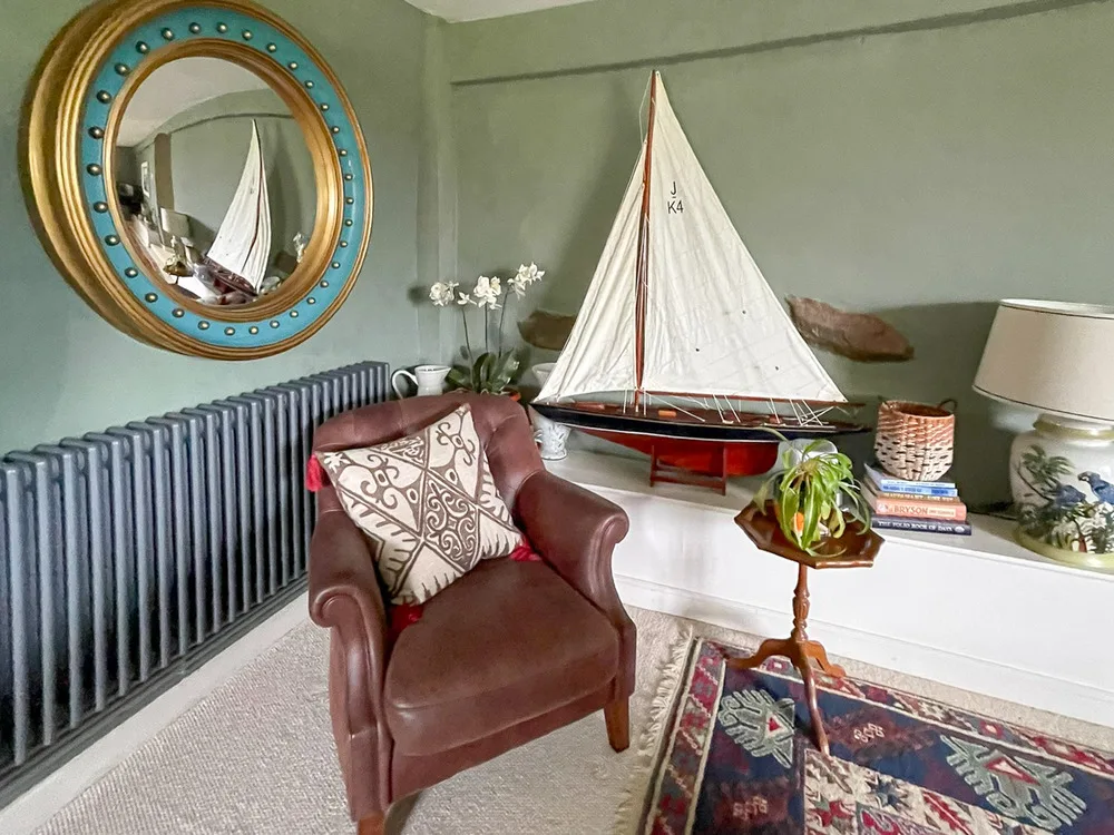 ysgubor-degwm-snug-reading-nook